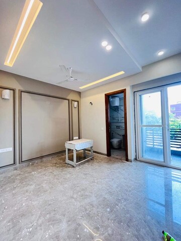 Room in 3.5 BHK Builder Floor at Anant Raj Estate Plots, Sector 63a – for Sale