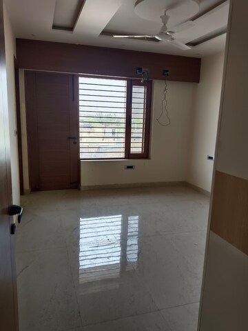 4 BHK Builder Floor For Sale in Sector 57
