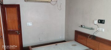 रेसिडेंशियल बिल्डर फ्लोर वर्ग यार्ड फॉर रेंट इन द्वारका मोर दिल्ली  7639428