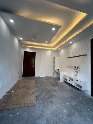 Room in 3.5 BHK Builder Floor at South City 2 – for Sale