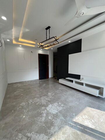 Room in 3.5 BHK Builder Floor at South City 2 – for Sale