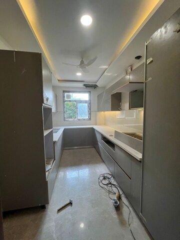 Kitchen in 3.5 BHK Builder Floor at South City 2 – for Sale