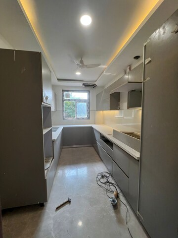 Kitchen in 3.5 BHK Builder Floor at South City 2 – for Sale