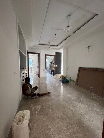 Living Room in 3.5 BHK Builder Floor at South City 2 – for Sale
