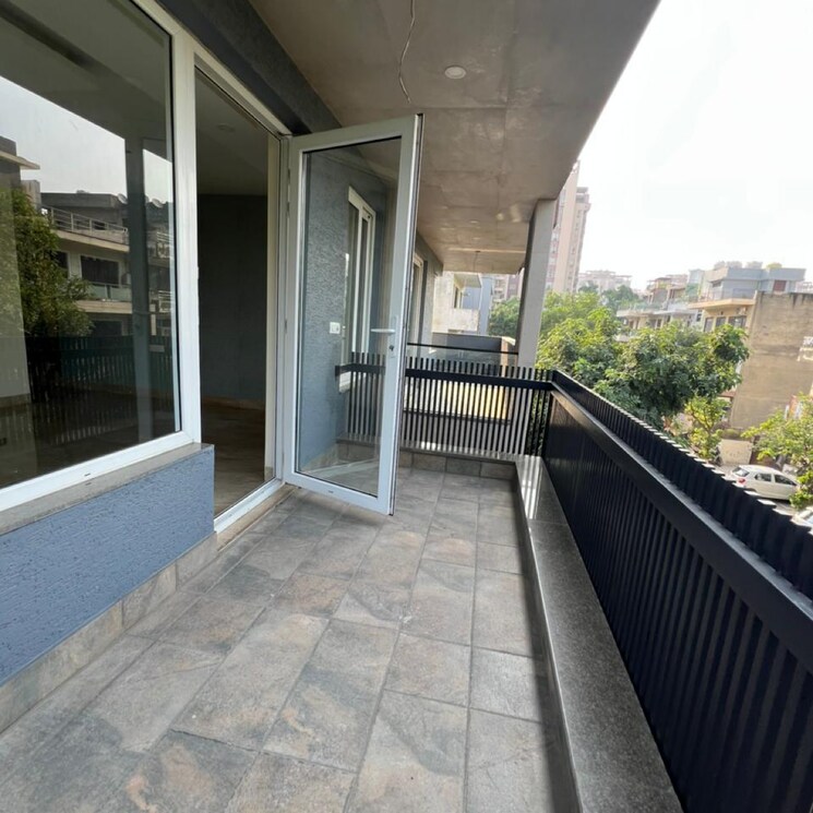 Balcony, nirvana-country-birch-court 4 Bedroom 3500 Sq.Ft. Builder Floor In Nirvana Country Gurgaon 7639520