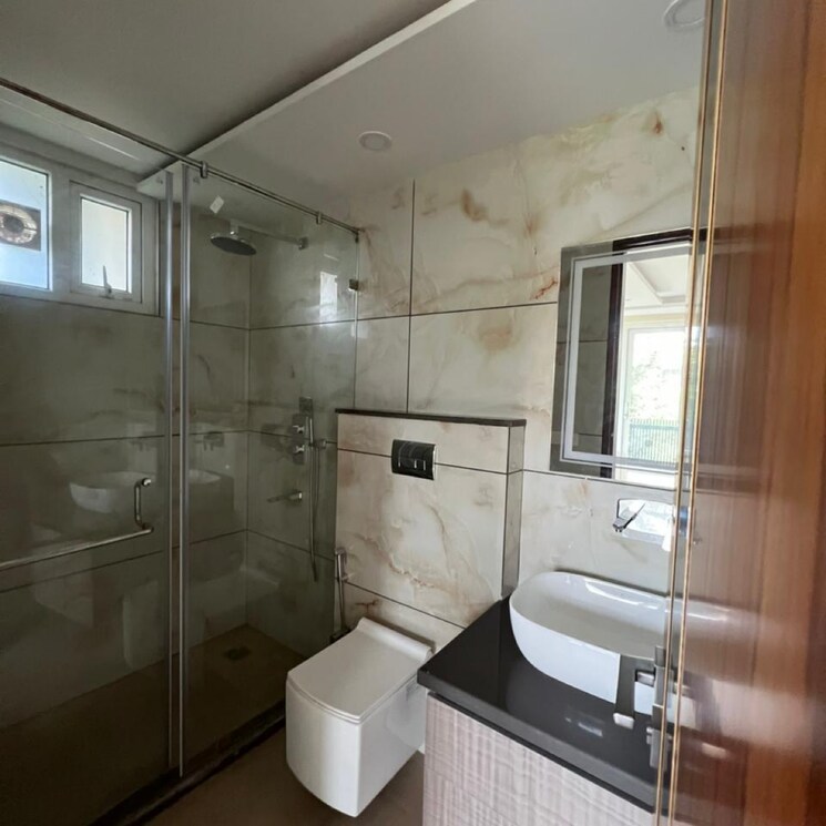 Bathroom, nirvana-country-birch-court 4 Bedroom 3500 Sq.Ft. Builder Floor In Nirvana Country Gurgaon 7639520