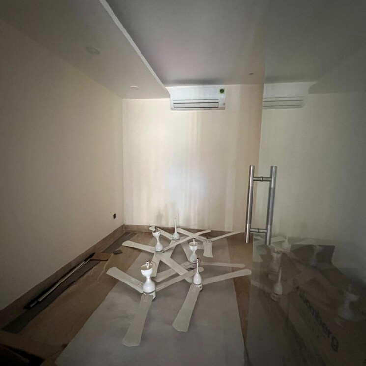 Bathroom, nirvana-country-birch-court 4 Bedroom 3500 Sq.Ft. Builder Floor In Nirvana Country Gurgaon 7639520