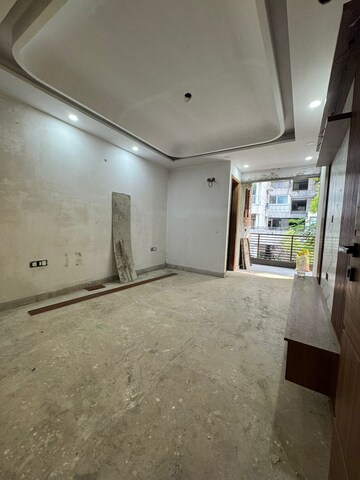 Room in 3.5 BHK Builder Floor at SS Southend Floors, South City 2 – for Sale