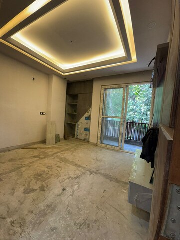 Room in 3.5 BHK Builder Floor at SS Southend Floors, South City 2 – for Sale
