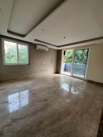 Room in 4 BHK Builder Floor at SS Southend Floors, South City 2 – for Sale