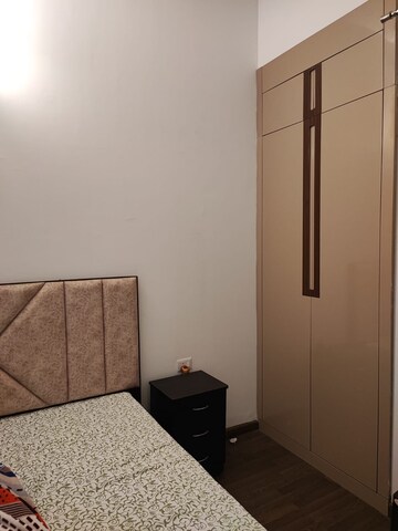 Room in 2.5 BHK Apartment at Supertech Cape Town, Sector 74 – for Sale