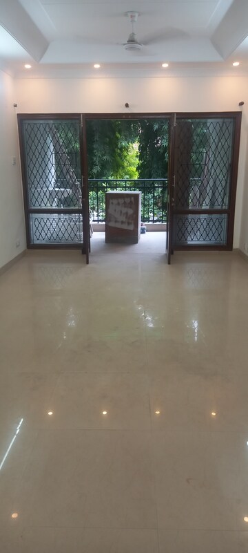 रेसिडेंशियल फ्लैट वर्ग फुट फॉर रेंट इन आईपी एक्सटेंशन दिल्ली  7640363