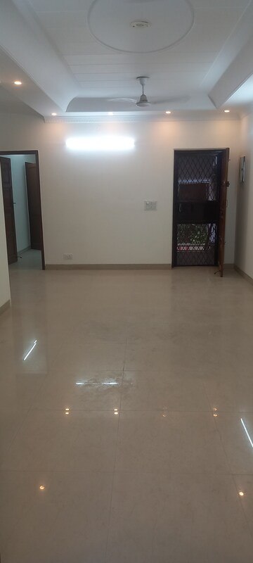 रेसिडेंशियल फ्लैट वर्ग फुट फॉर रेंट इन आईपी एक्सटेंशन दिल्ली  7640363