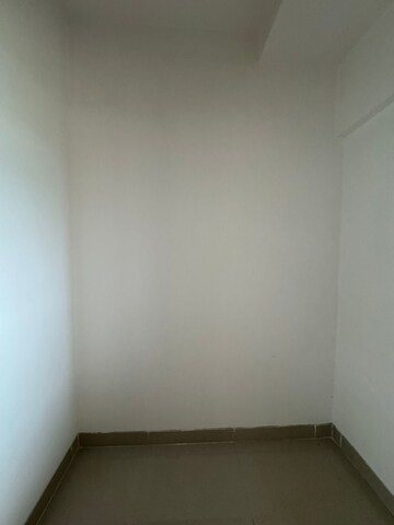 Room in 2.5 BHK Apartment at Lodha Splendora, Ghodbunder Road – for Sale