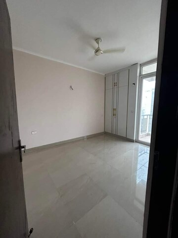 Room in 2 BHK Apartment at Amrapali Golf Homes, Sector 4, Greater Noida – for Sale