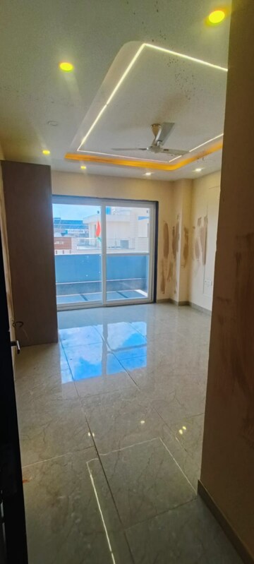 Bathroom in 3.5 BHK Apartment at Ramprastha Skyz, Sector 37d – for Sale