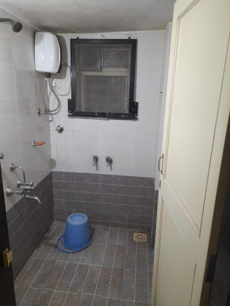 Bathroom, mayuresh-chs 1 Bedroom 620 Sq.Ft. Apartment In Dombivli East Thane 7641873