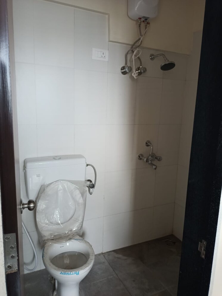 Bathroom, lodha-venezia 1 Bedroom 450 Sq.Ft. Apartment In Parel Mumbai 7642211