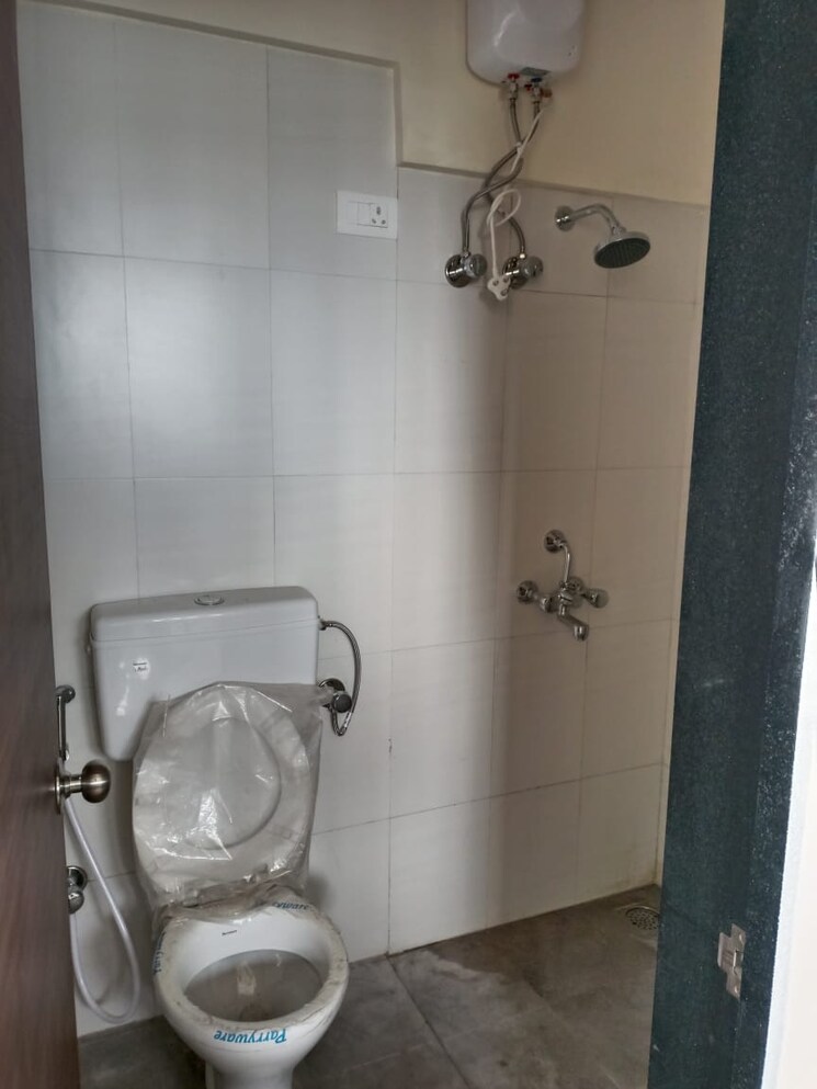 Bathroom, lodha-venezia 1 Bedroom 450 Sq.Ft. Apartment In Parel Mumbai 7642211