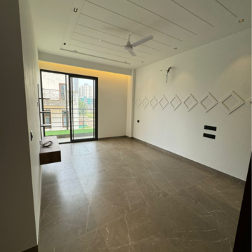 Living Room in 4 BHK Builder Floor at Sector 63a – for Sale