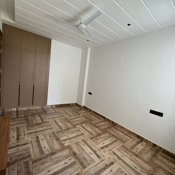 Bedroom in 4 BHK Builder Floor at Sector 63a – for Sale