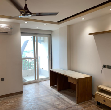 Room in 4 BHK Builder Floor at Sector 63a – for Sale