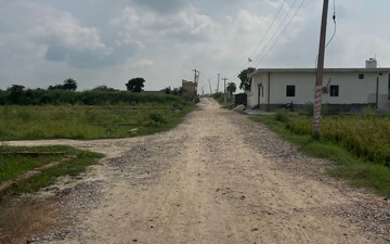 Plot For Sale in Bhopani Village