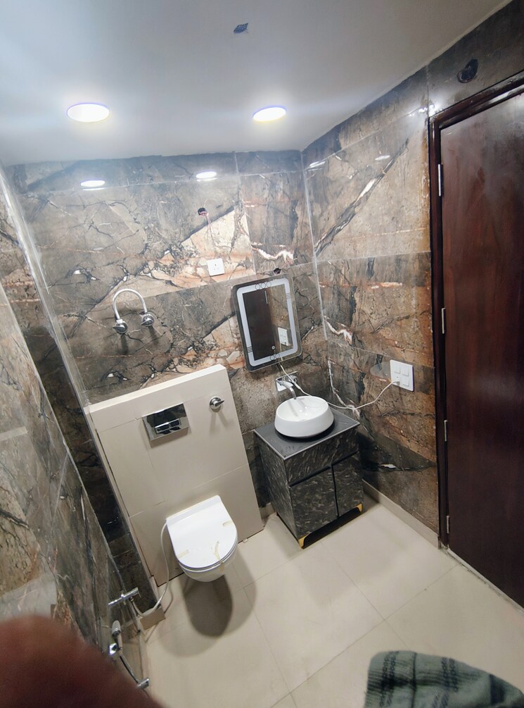 Bathroom, rohini sector 16 2 Bedroom 750 Sq.Ft. Builder Floor In Rohini Sector 16 Delhi 7642657
