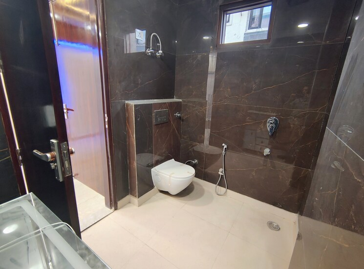 Bathroom, rohini sector 16 2 Bedroom 750 Sq.Ft. Builder Floor In Rohini Sector 16 Delhi 7642657