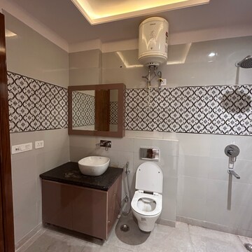 Team Area in 4 BHK Builder Floor at Chattarpur – for Sale