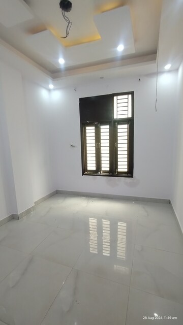 Furnished Amenities in 3 BHK Builder Floor at Uttam Nagar – for Sale