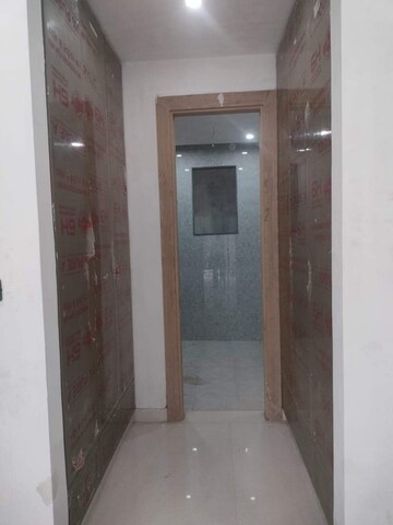 Building Lobby in 3.5 BHK Builder Floor at Sainik Colony – for Sale