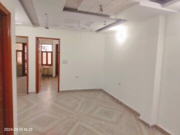Room in 3 BHK Builder Floor at Mohan Garden – for Sale