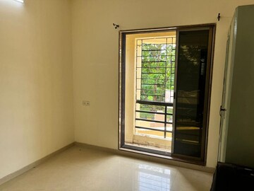 Room in 3 BHK Apartment at L And T Seawoods Residences, Seawoods – for Sale