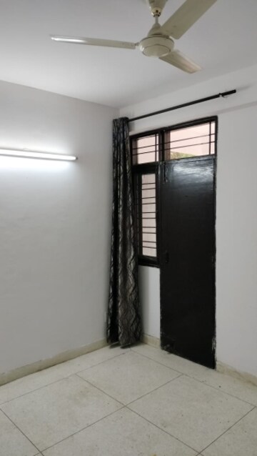 रेसिडेंशियल फ्लैट वर्ग फुट फॉर रेंट इन सेक्टर 9, द्वारका दिल्ली  7644055