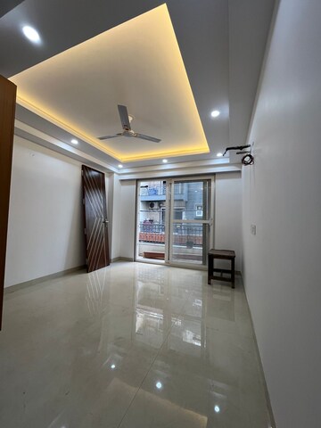 Furnished Amenities in 4 BHK Builder Floor at Chattarpur – for Sale