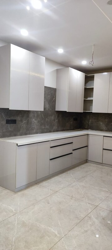 Kitchen in 3 BHK Builder Floor at BPTP Parkland, Sector 75 – for Sale