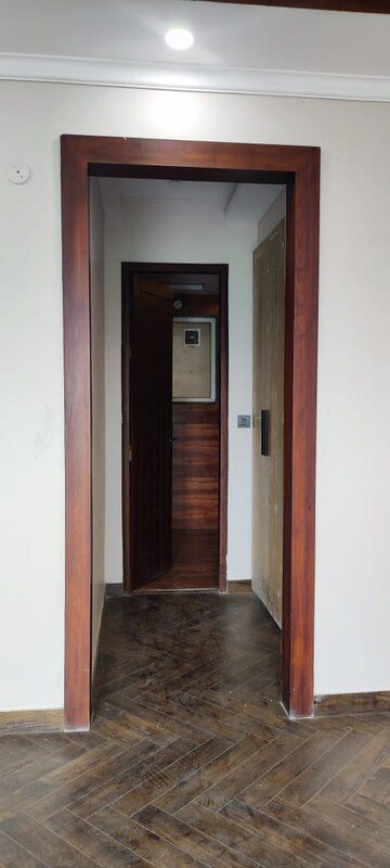 Room in 3 BHK Builder Floor at BPTP Park Central, Sector 85 – for Sale
