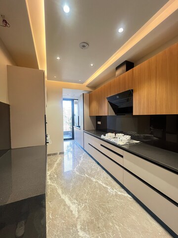 Building Lobby in 4 BHK Builder Floor at Sector 49 – for Sale