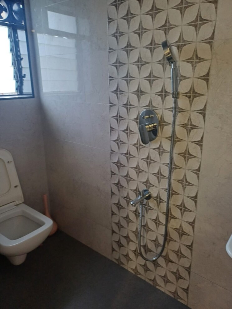 Bathroom, shilpa-apartments-prabhadevi 2 Bedroom 650 Sq.Ft. Apartment In Prabhadevi Mumbai 7644777