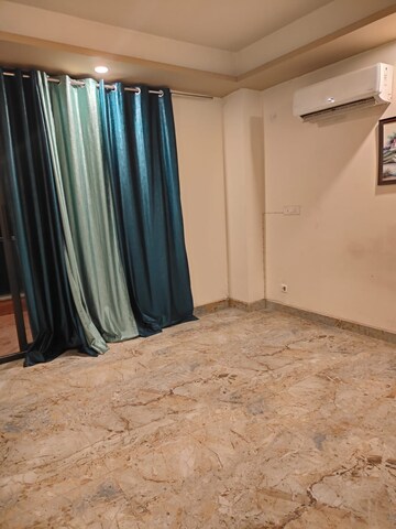 Room in 3 BHK Builder Floor at Sushant Lok 2, Sector 57 – for Sale