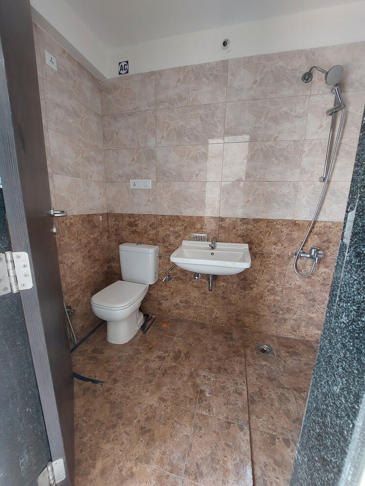 Bathroom, magarpatta-nanded-city-sargam 2 Bedroom 1043 Sq.Ft. Apartment In Sinhagad Pune 7644988