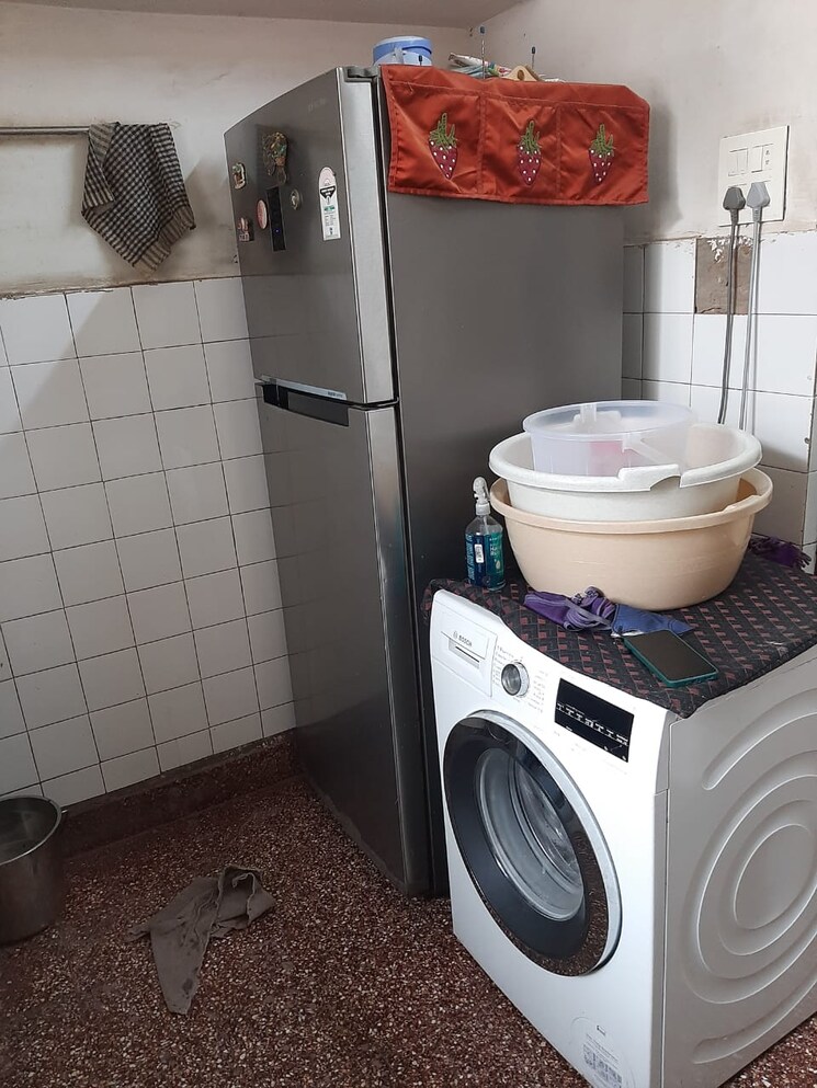 Bathroom, navjivan-colony 2 Bedroom 750 Sq.Ft. Apartment In Mahim Mumbai 7645024