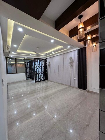 Room in 3.5 BHK Apartment at DLF The Ultima, Sector 81 – for Sale