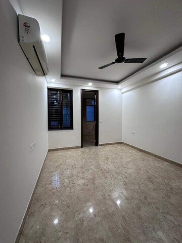 Room in 3.5 BHK Apartment at DLF The Ultima, Sector 81 – for Sale