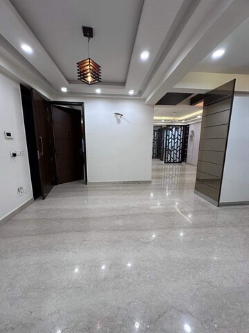 Room in 3.5 BHK Apartment at DLF The Ultima, Sector 81 – for Sale