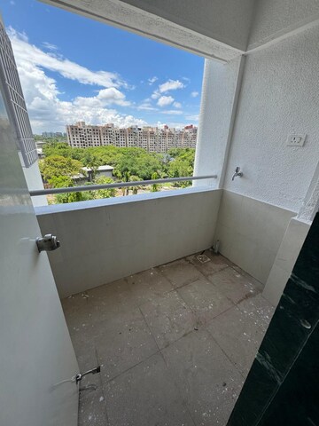Balcony in 1.5 BHK Apartment at Lunkad Daffodils, Viman Nagar – for Sale
