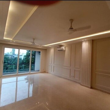 Room in 3 BHK Builder Floor at Igi Airport Area – for Sale