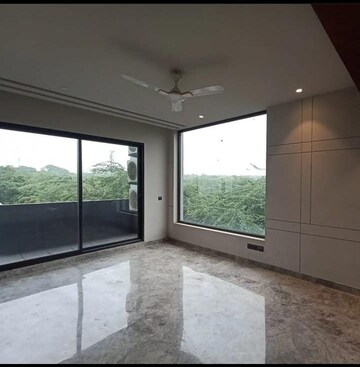 Room in 3 BHK Builder Floor at Igi Airport Area – for Sale