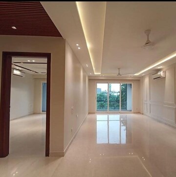 Room in 3 BHK Builder Floor at Igi Airport Area – for Sale